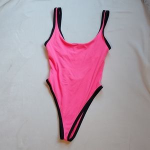 One piece swim wear